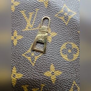 Louis Vuitton Gold Zipper Pull